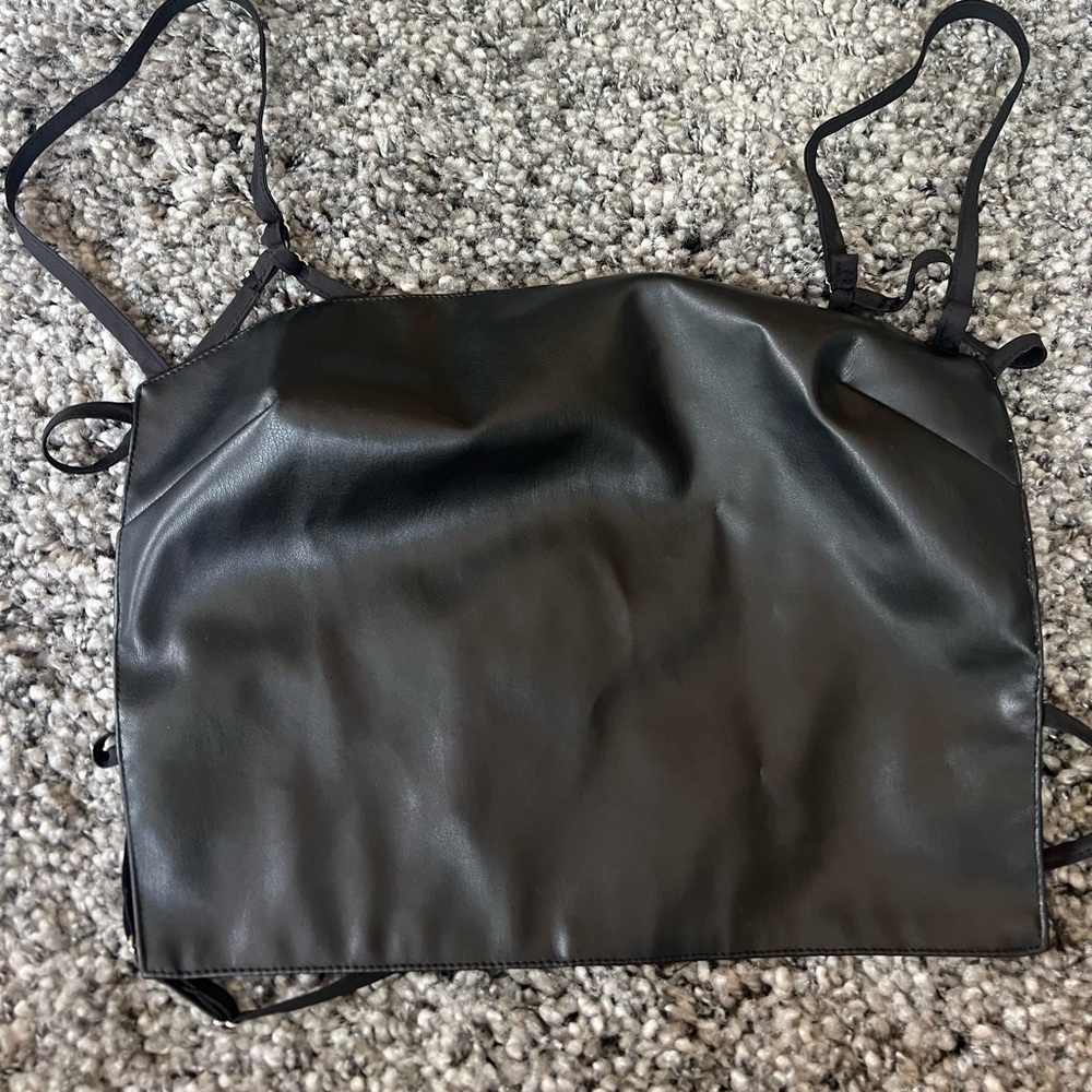 sky to moon black leather cropped tank, open sides and adjustable straps size S